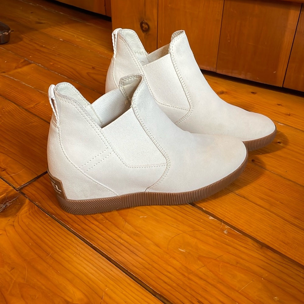 Sorel white suede wedge sneaker